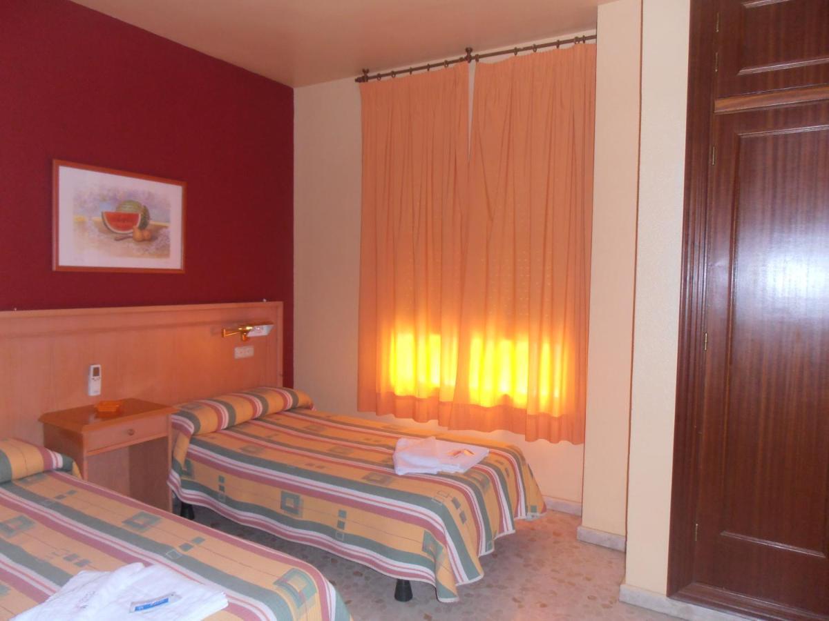 Hostal Carlos III El Ejido Eksteriør billede