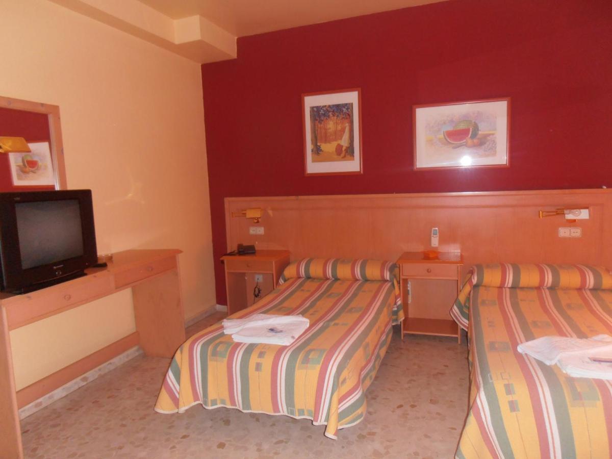 Hostal Carlos III El Ejido Eksteriør billede