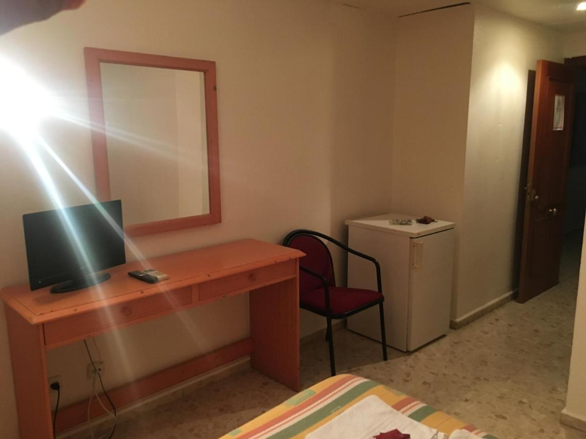 Hostal Carlos III El Ejido Eksteriør billede
