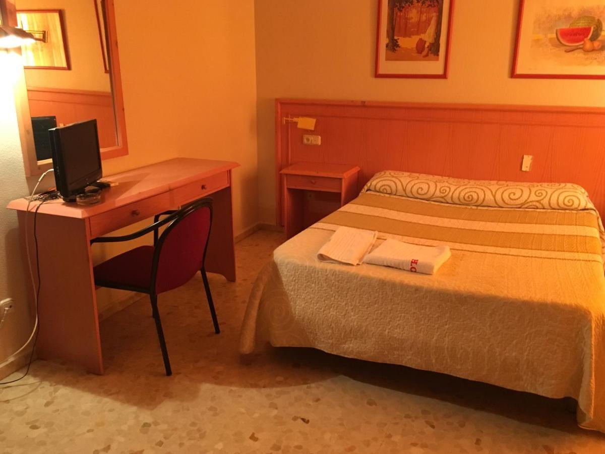 Hostal Carlos III El Ejido Eksteriør billede