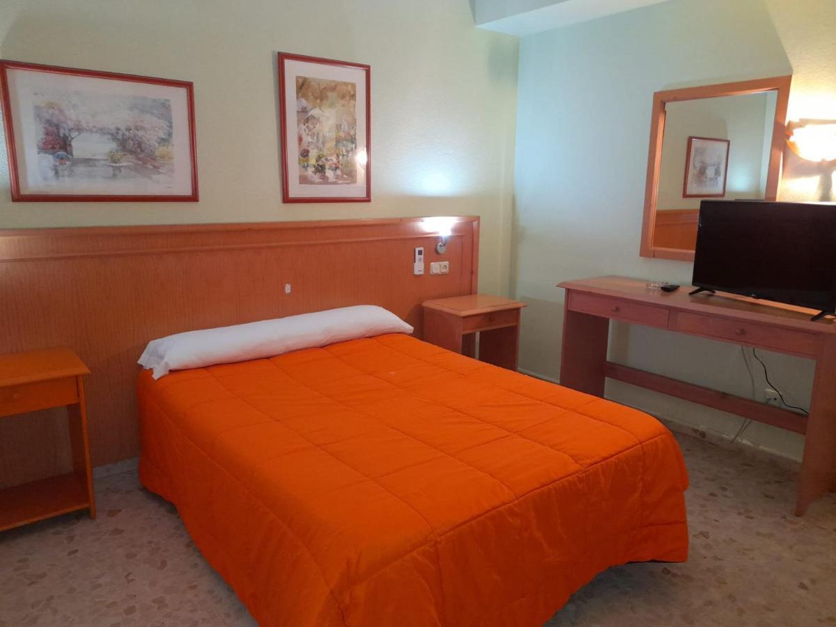 Hostal Carlos III El Ejido Eksteriør billede