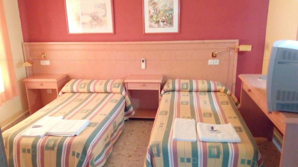 Hostal Carlos III El Ejido Eksteriør billede